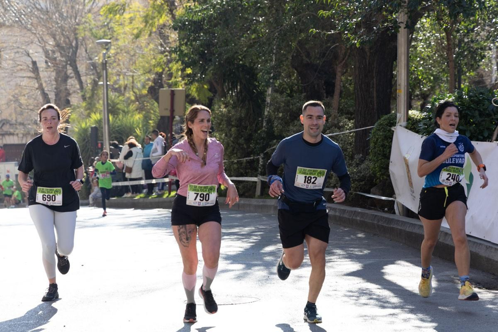 Deporte y solidaridad se unen en la IV Carrera Popular IES San Juan Bosco, en imágenes