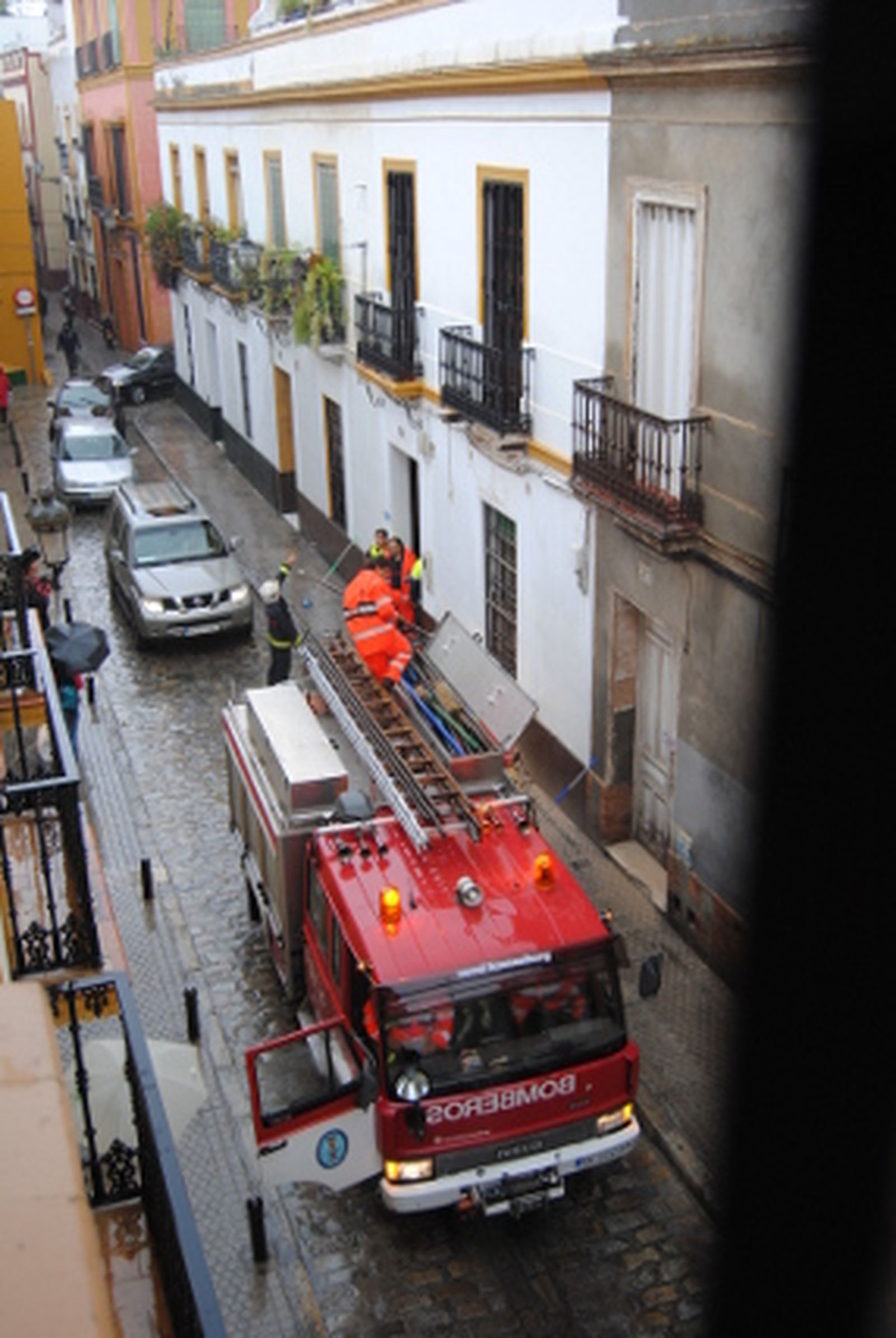 Las primeras lluvias del otoño dejan 34 litros en la capital y 66 en Carmona