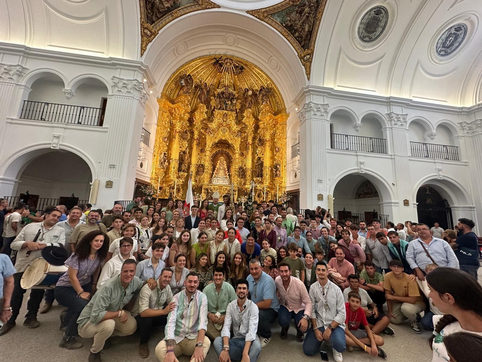 Almería vuelve a presentarse, de forma multitudinaria, en la Aldea de El Rocío