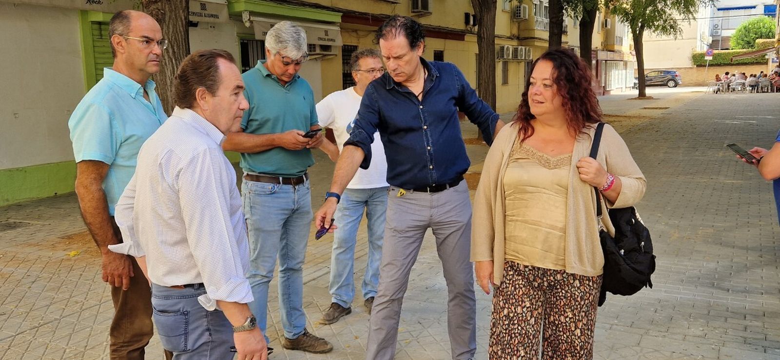 Encarnación Aguilar visita las obras en los Remedios antiguo.