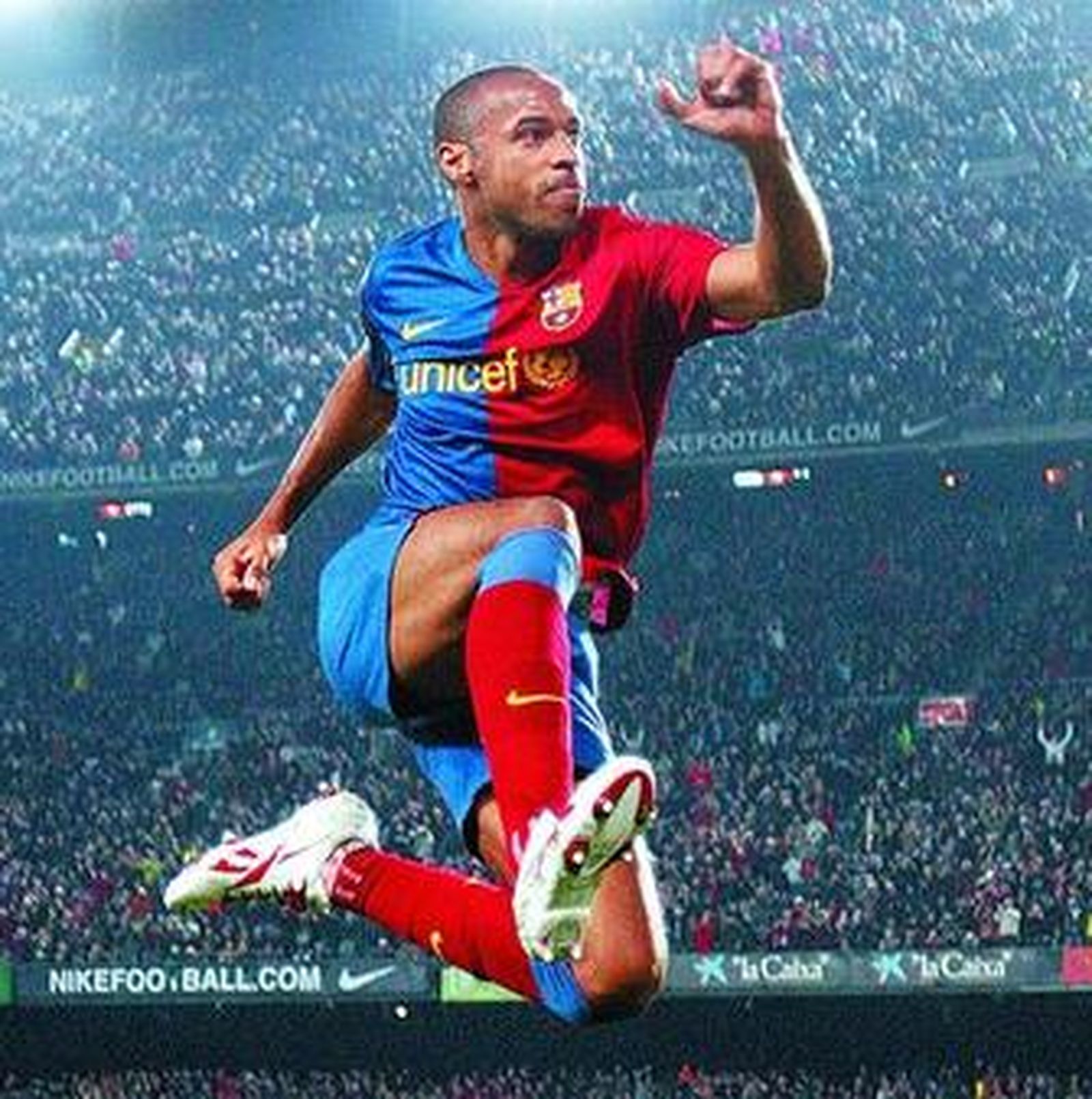 Henry celebra uno de los goles que el Barcelona le hizo al Málaga.