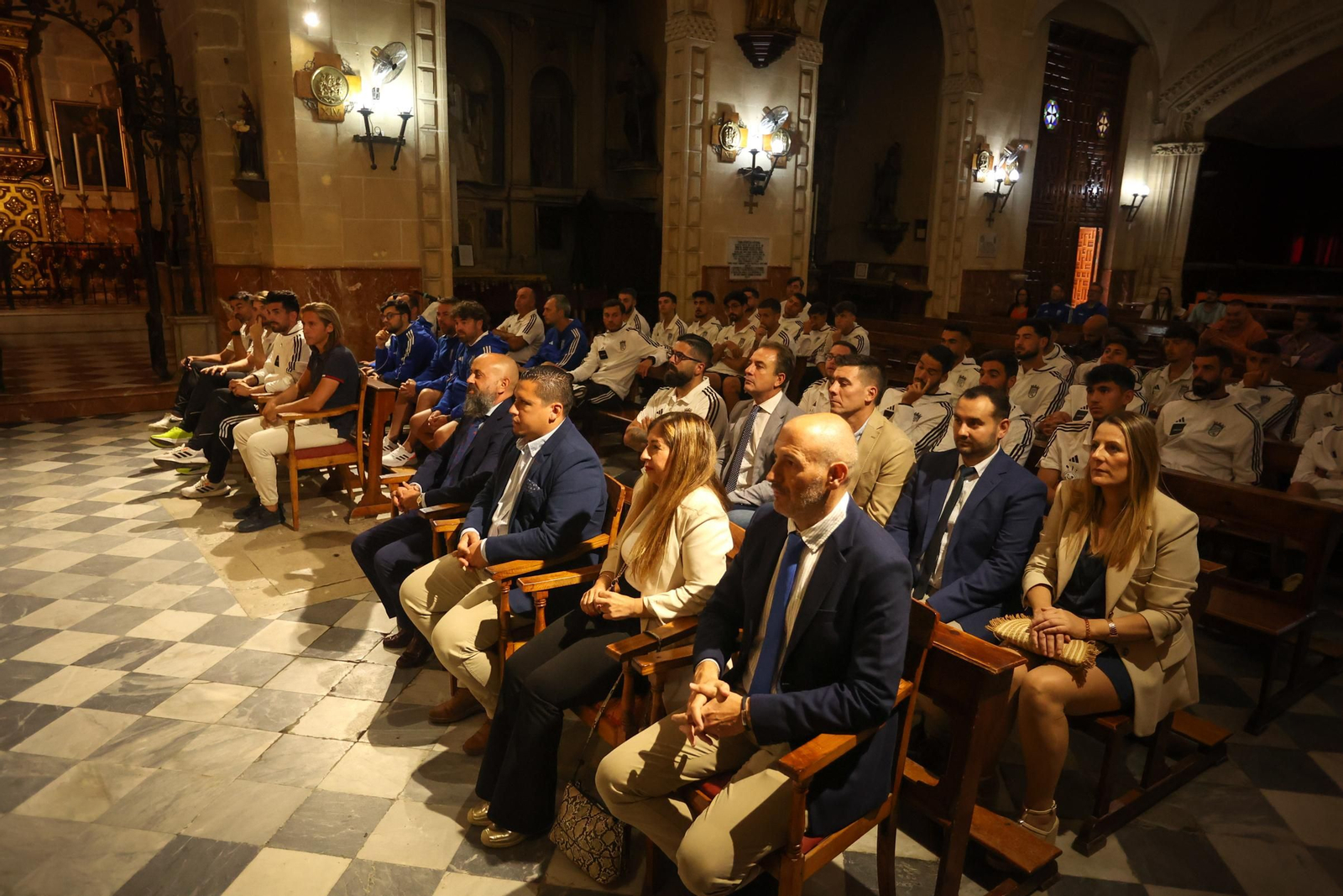 Imágenes de la ofrenda del Xerez CD a la Patrona