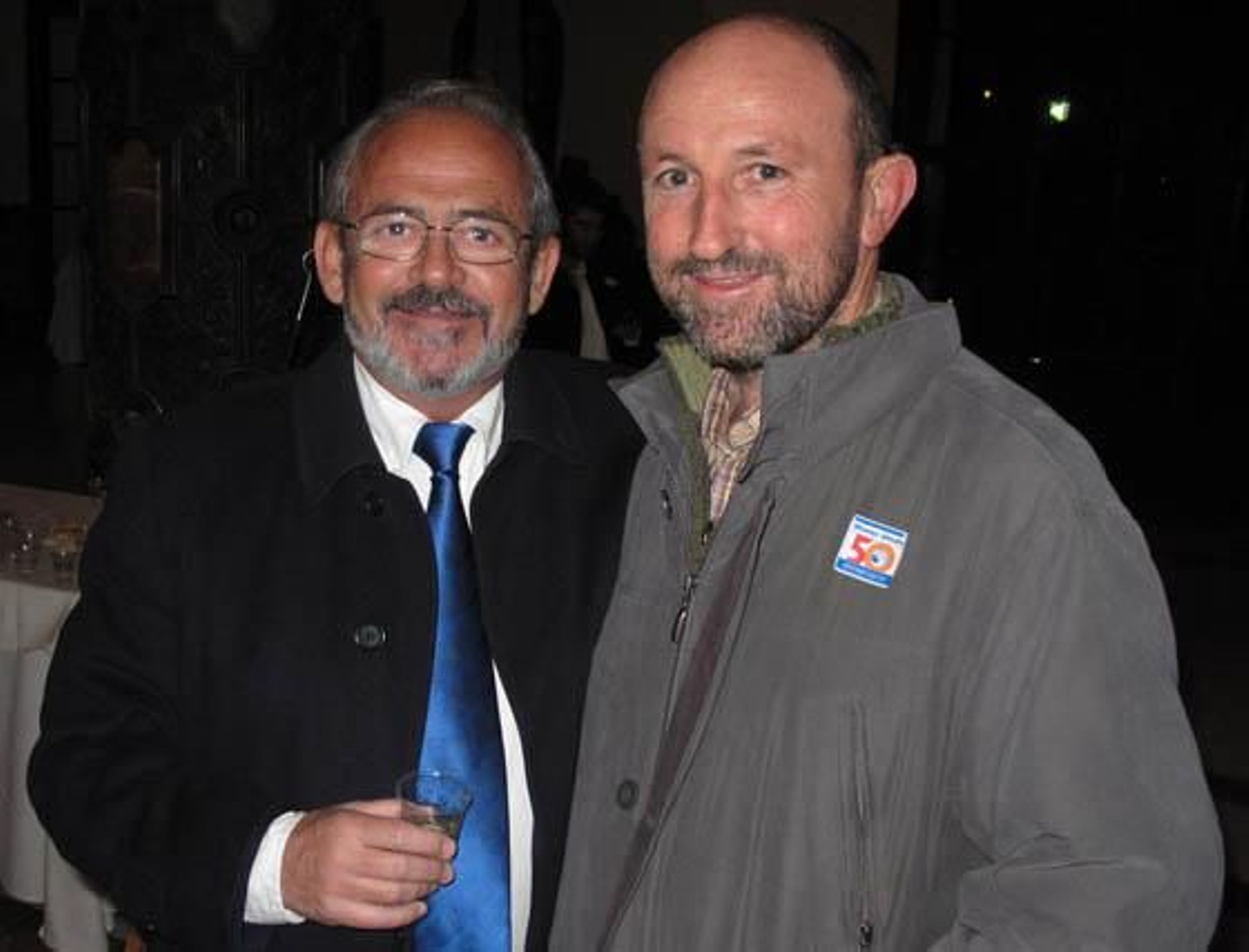Los periodistas Francisco Pérez Gandul, autor del best seller Celda 211, y Francisco Correal (Diario de Sevilla).

Foto: Victoria Ramírez