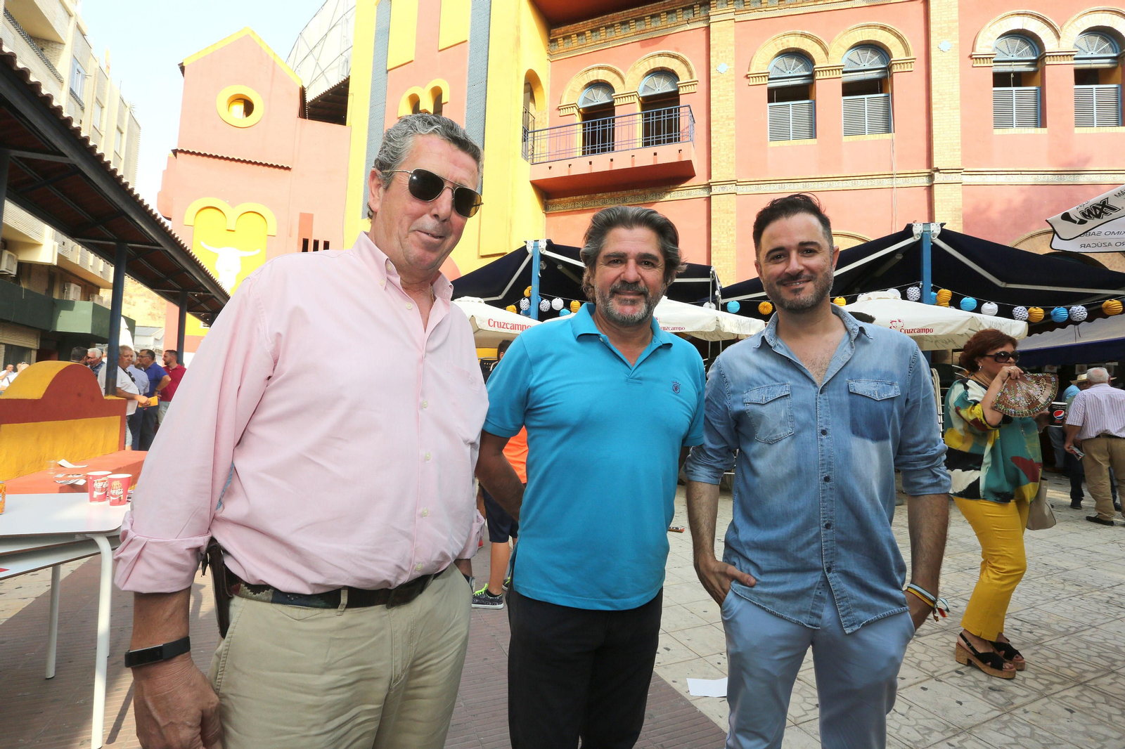 Ambiente en la Plaza de Toros de la Merced