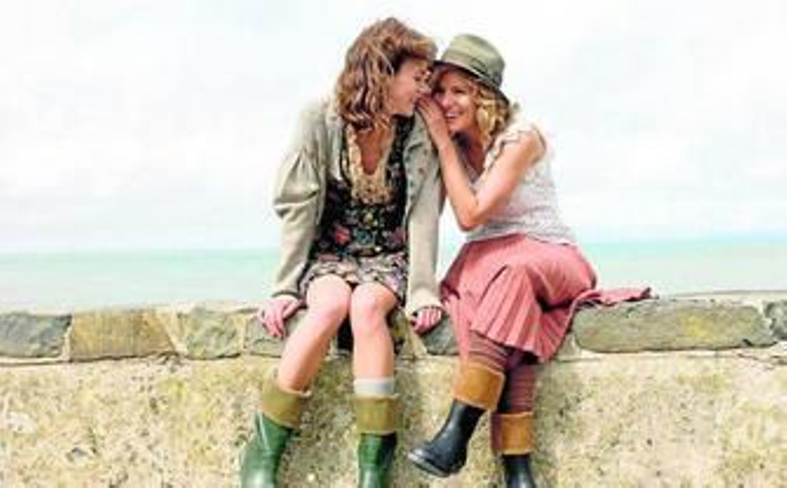 Keira Knightley y Sienna Miller interpretan en este filme a la amante y a la mujer de Dylan Thomas.