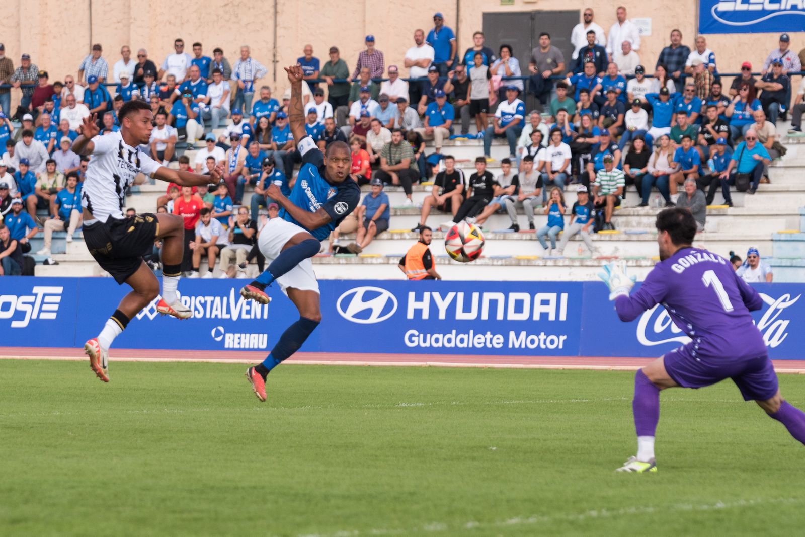 Biabiany remata en un lance del partido.