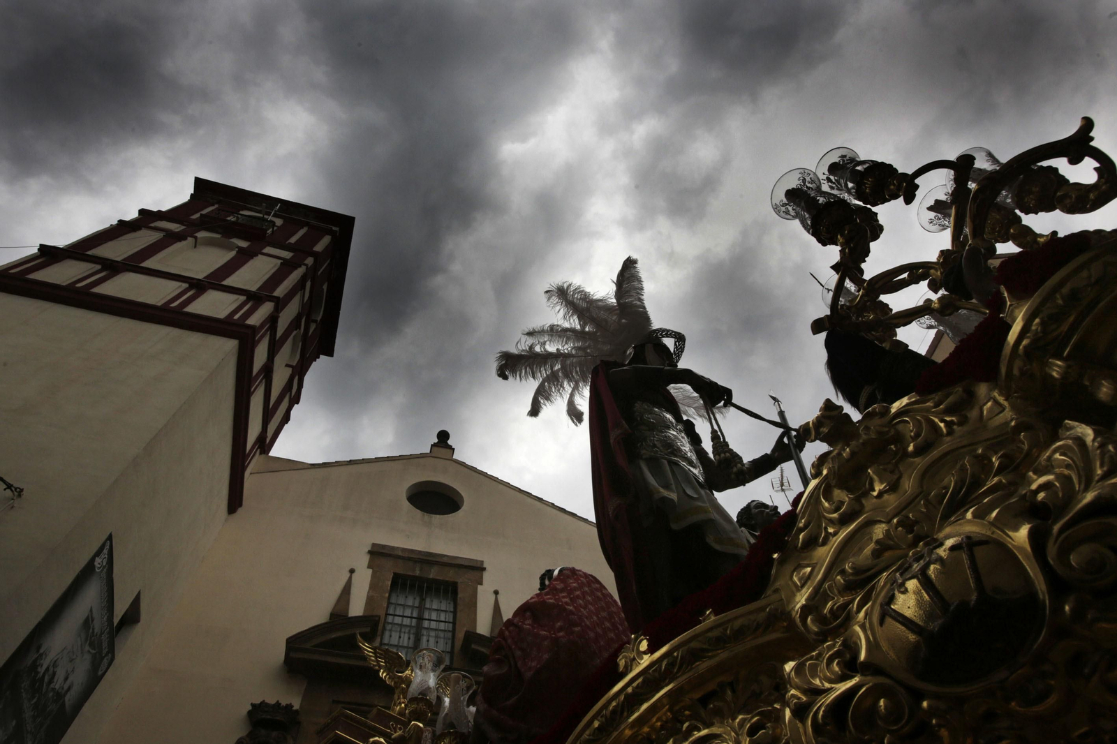 Sentencia tuvo que volver a su templo por la lluvia