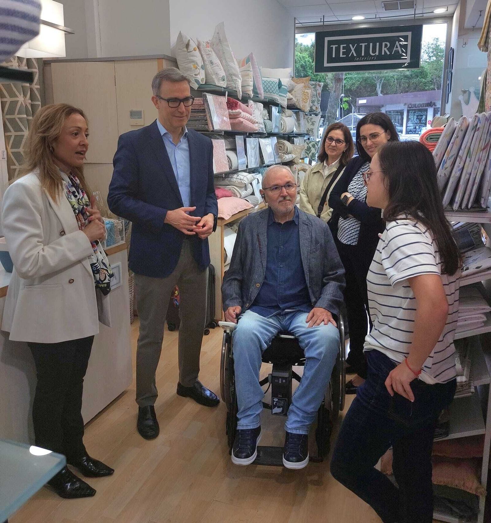 El delegado territorial de Empleo, Empresa y Trabajo Autónomo, Amós García Hueso, mantuvo este lunes diferentes encuentros.