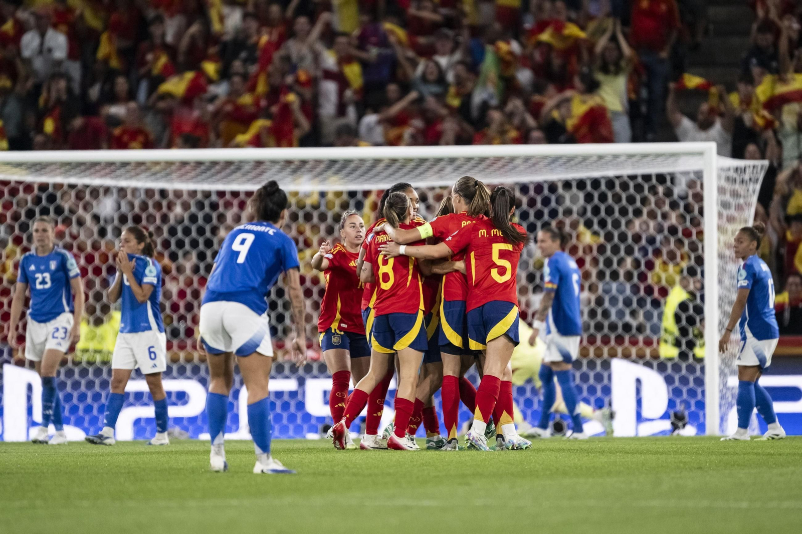 Las fotos del Italia - España de la Eurocopa femenina