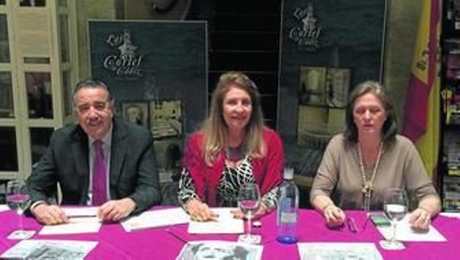 Jesús Maeso, Josefa Díaz y Lucía Gutiérrez, en la presentación del certamen literario. Jesús Maeso, Josefa Díaz y Lucía Gutiérrez, en la presentación del certamen literario.