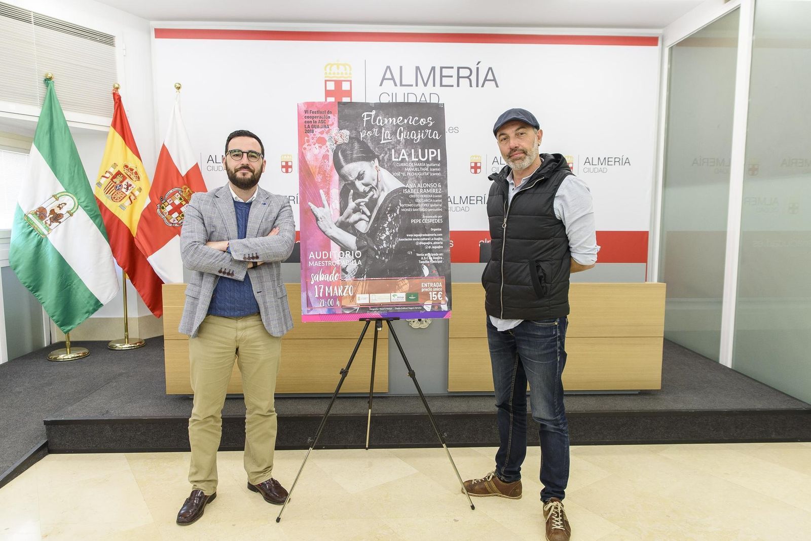 Carlos Sánchez, concejal de Cultura de Almería con Jesús Gómez de La Guajira.