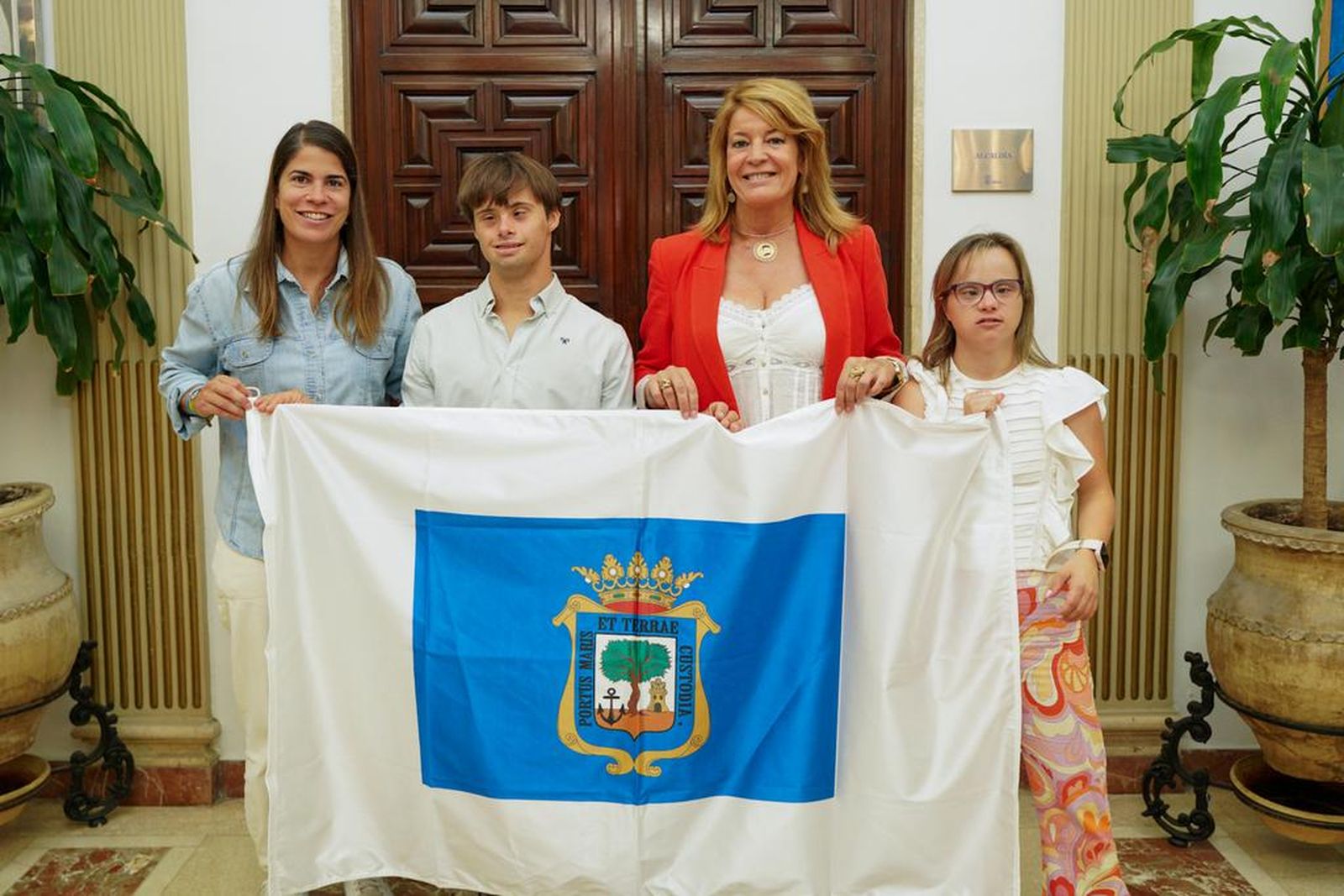Nicolás Castaño y Blanca Betanzos junto a María de la O Rubio y Pilar Miranda.
