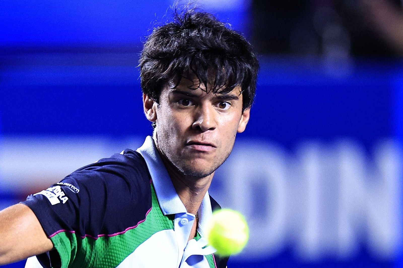 Alejandro Davidovich está en semifinales en Acapulco y jugará con Shapovalov