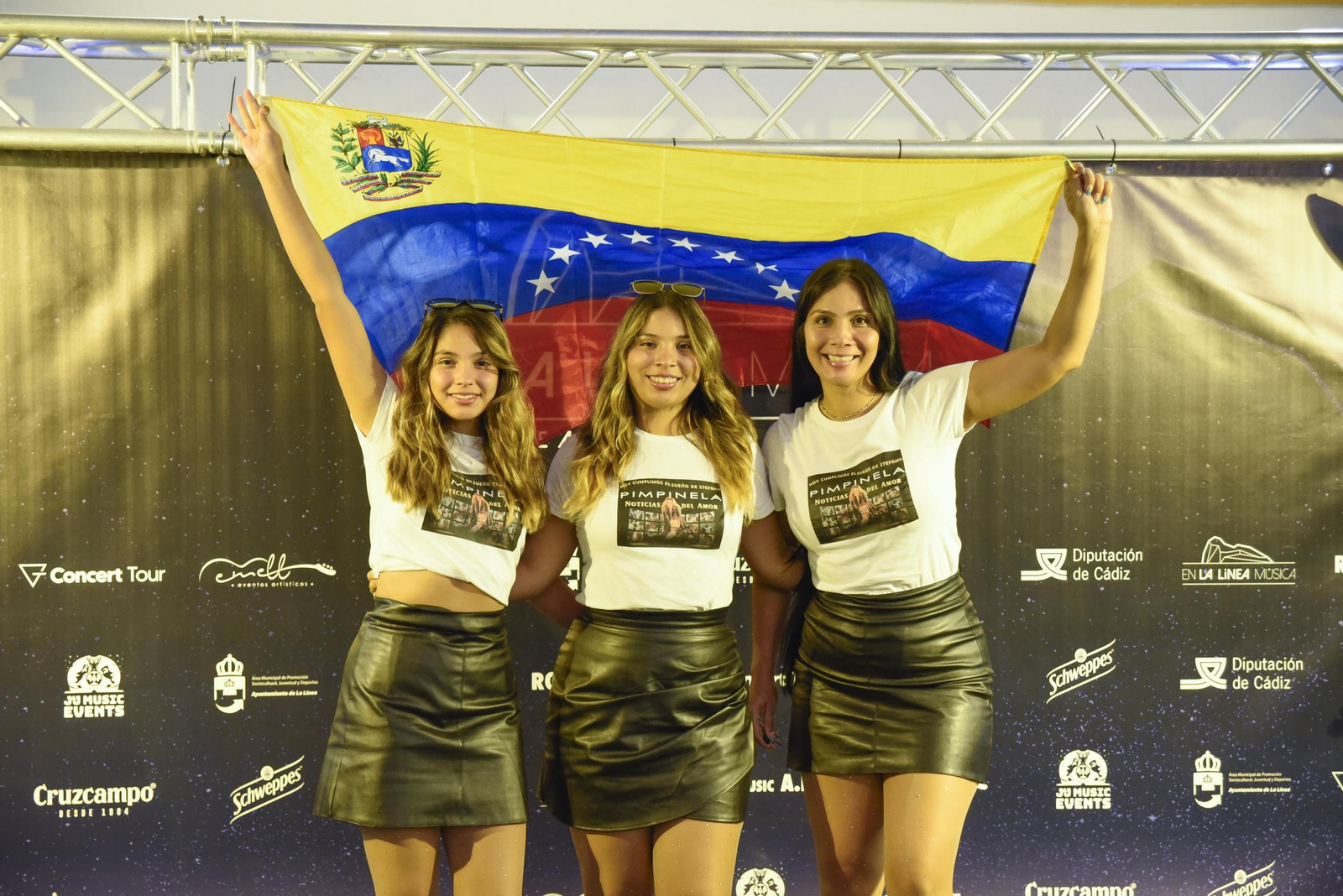 Fotos del concierto de Pimpinela en La Línea