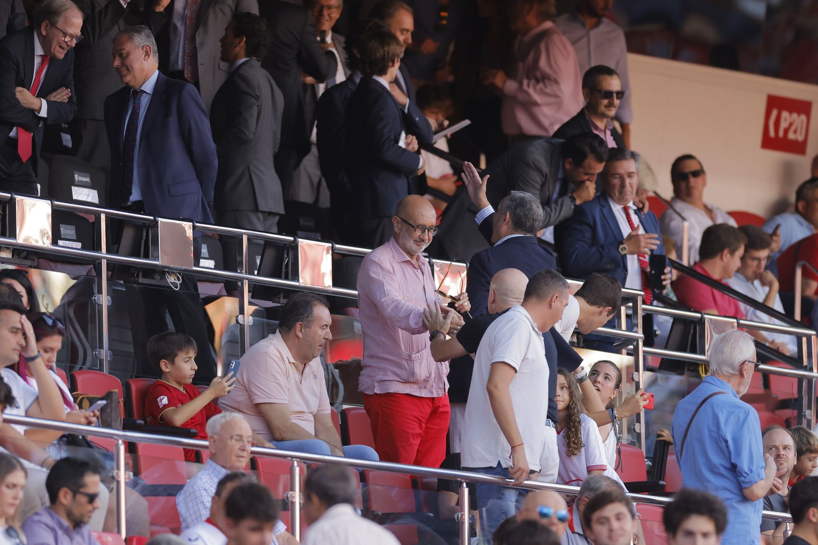 Búscate en las fotos del Sevilla-Almería