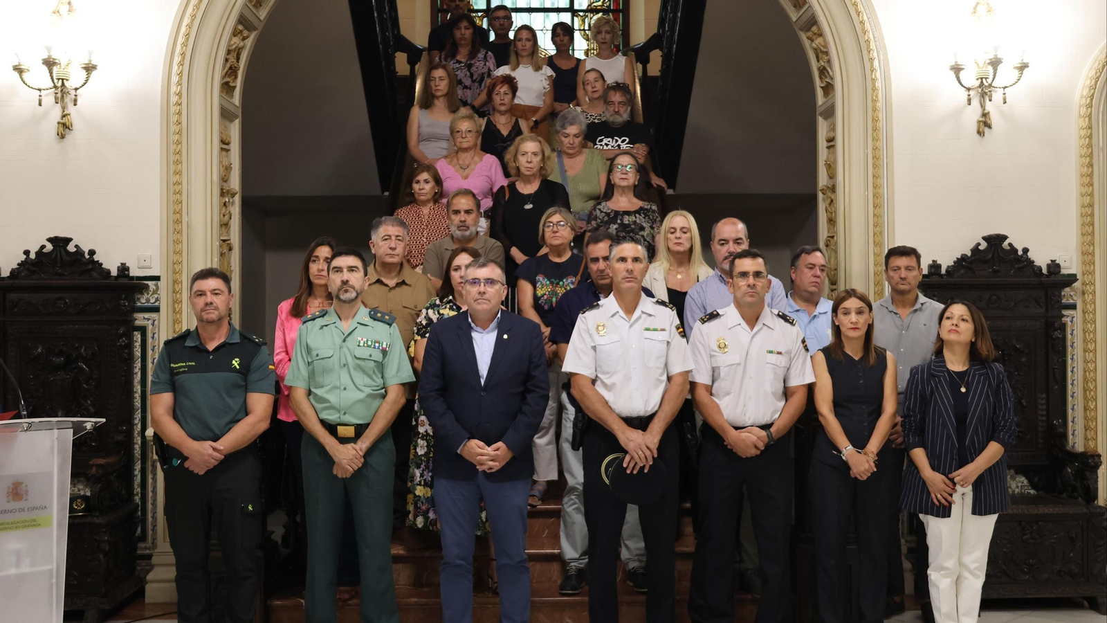 La Subdelegación del Gobierno en Granada guarda un minuto de silencio en repulsa de la violencia de género