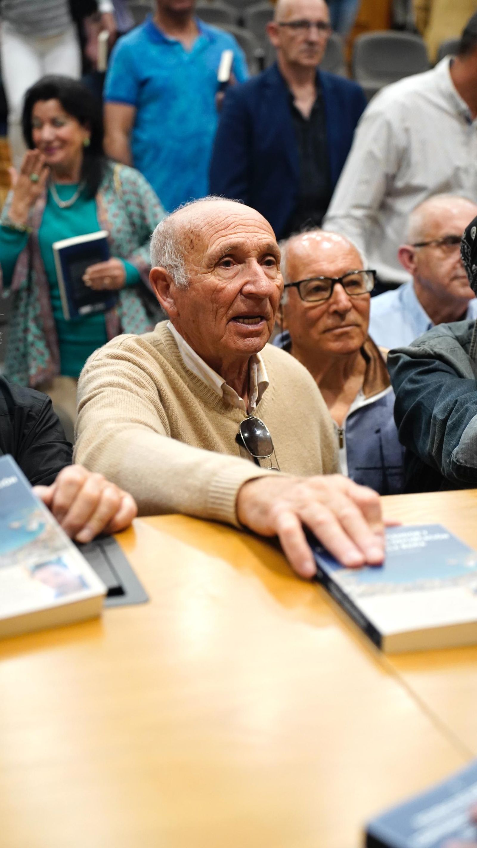 Fotos de la presentación del libro de Roberto Losada en el Auditorio Millán Picazo