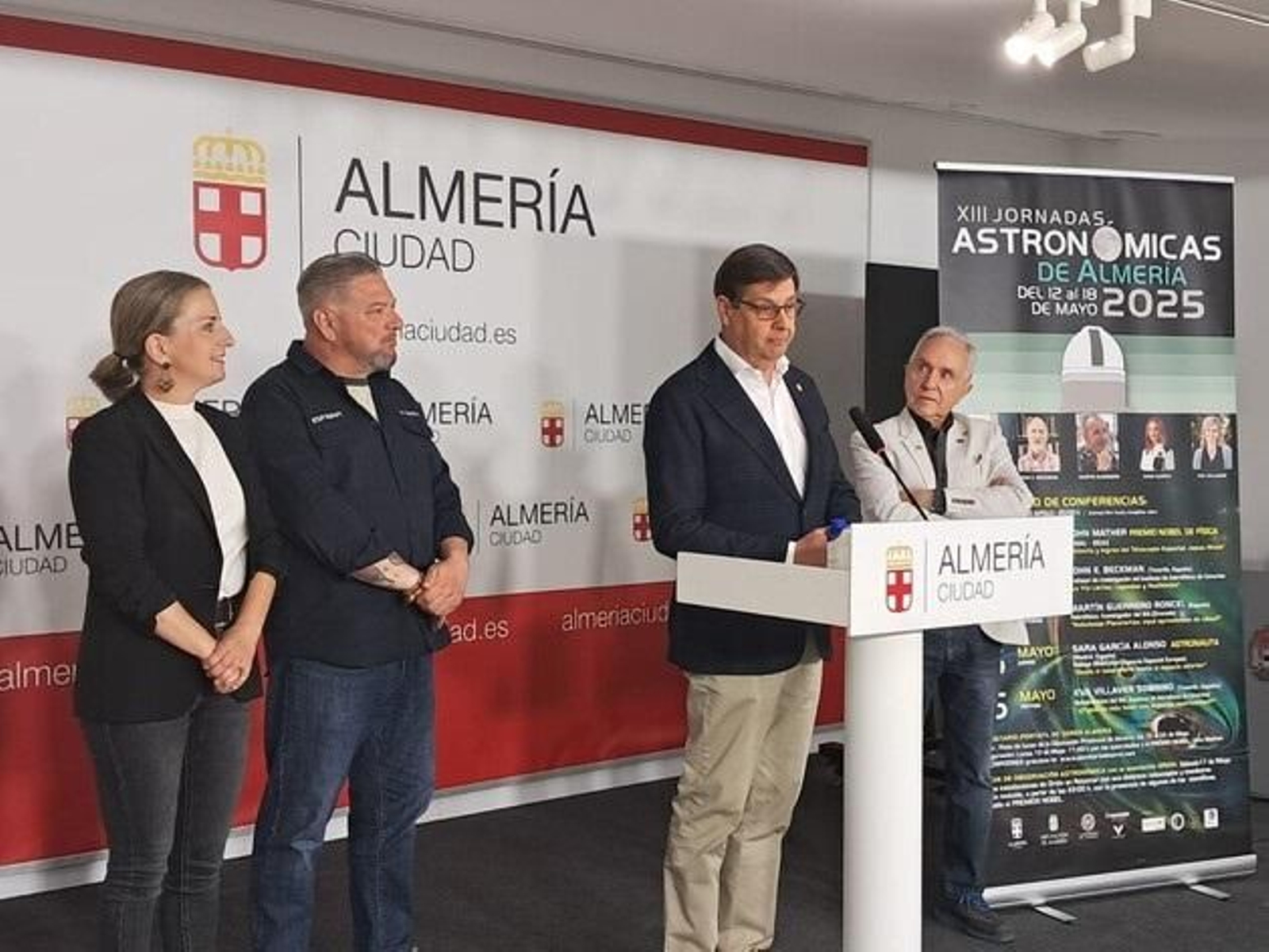 José Antonio Sánchez Pérez junto a Diego Cruz, María Luisa Cruz y Pedro San José.
