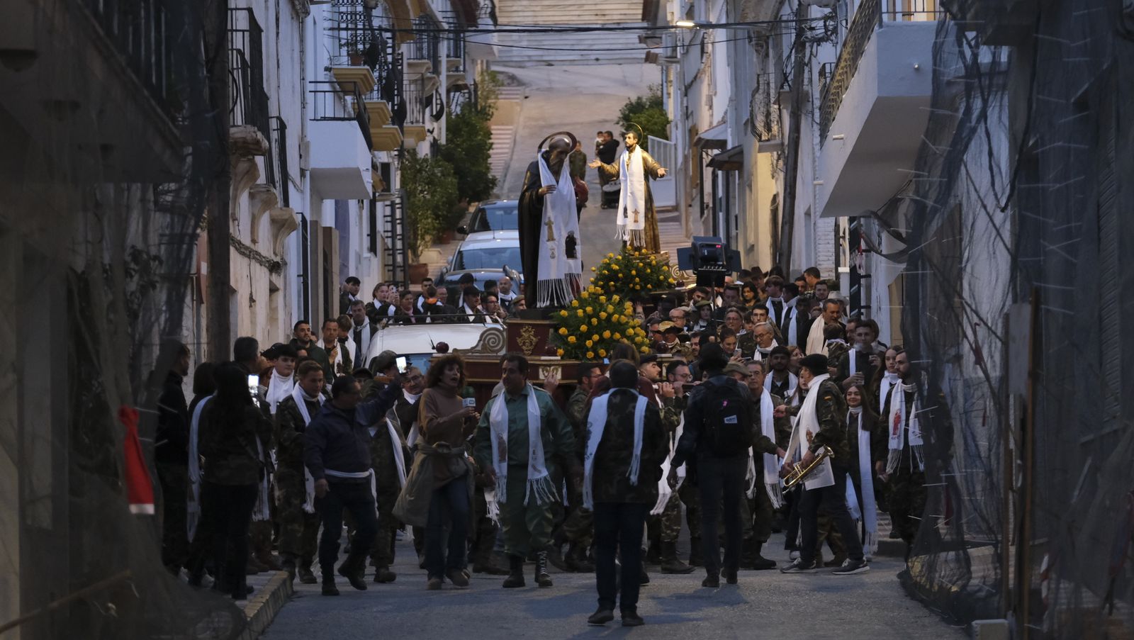 Imágenes de la procesión y carretillas de Cantoria