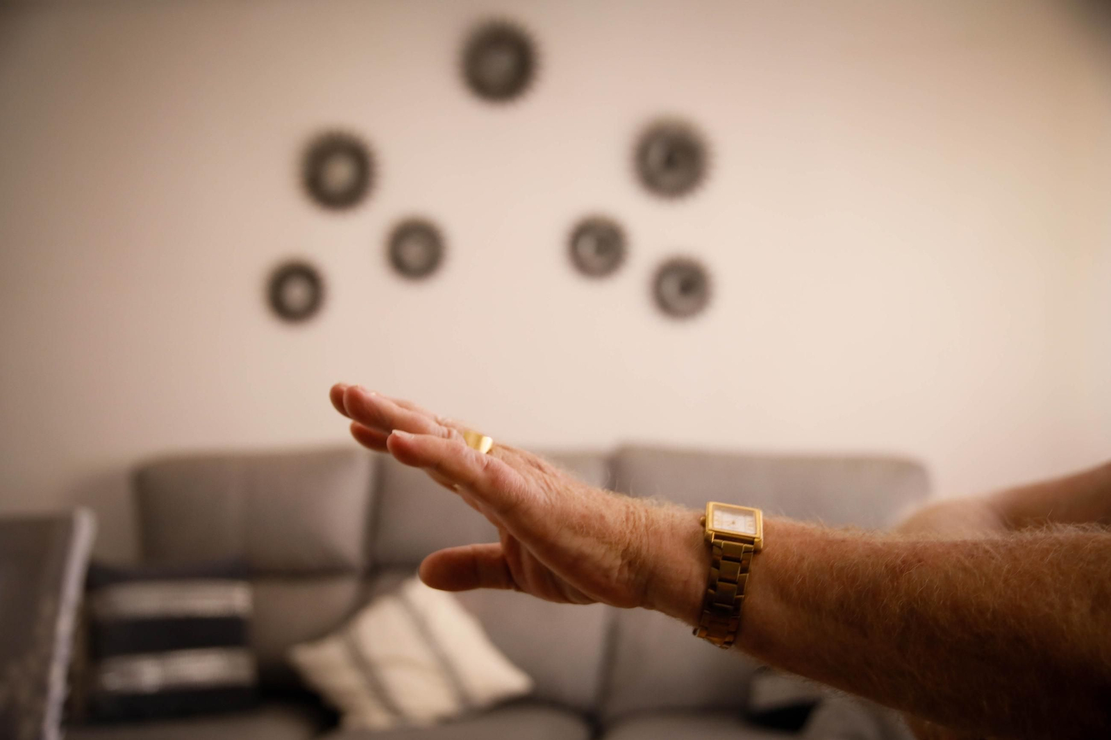 Imágenes de las quejas vecinales ante los cortes de luz en el barrio de pescadería