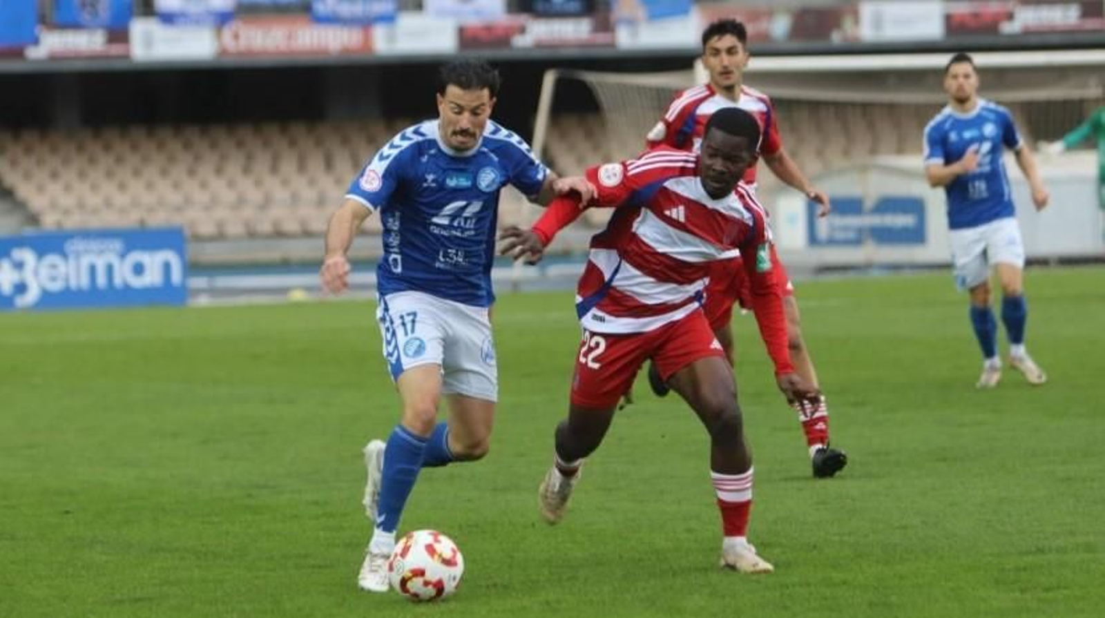 Gael Joel en un partido del Recreativo Granada