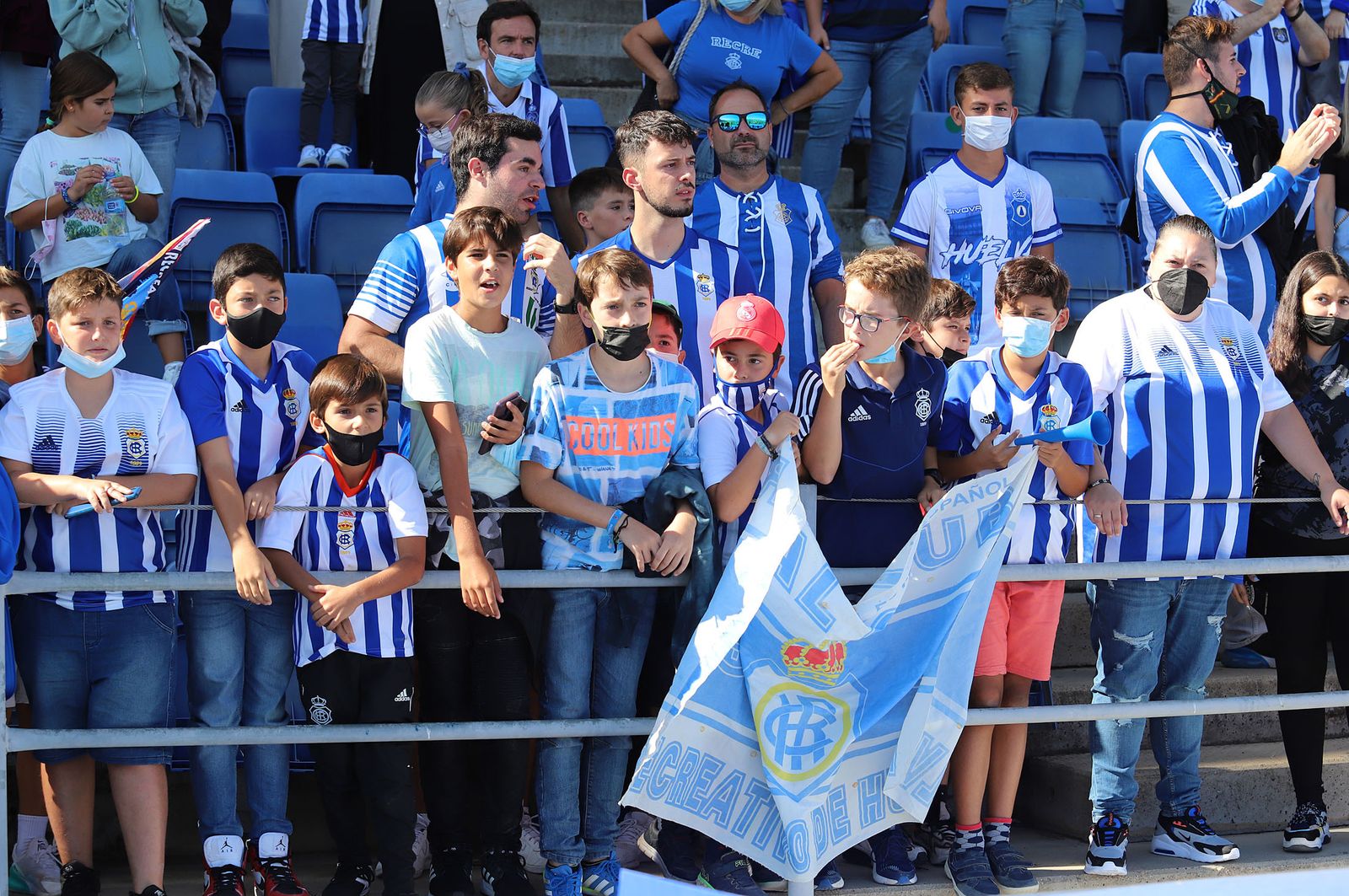 Imágenes de la mejor afición en el Recre-Gerena
