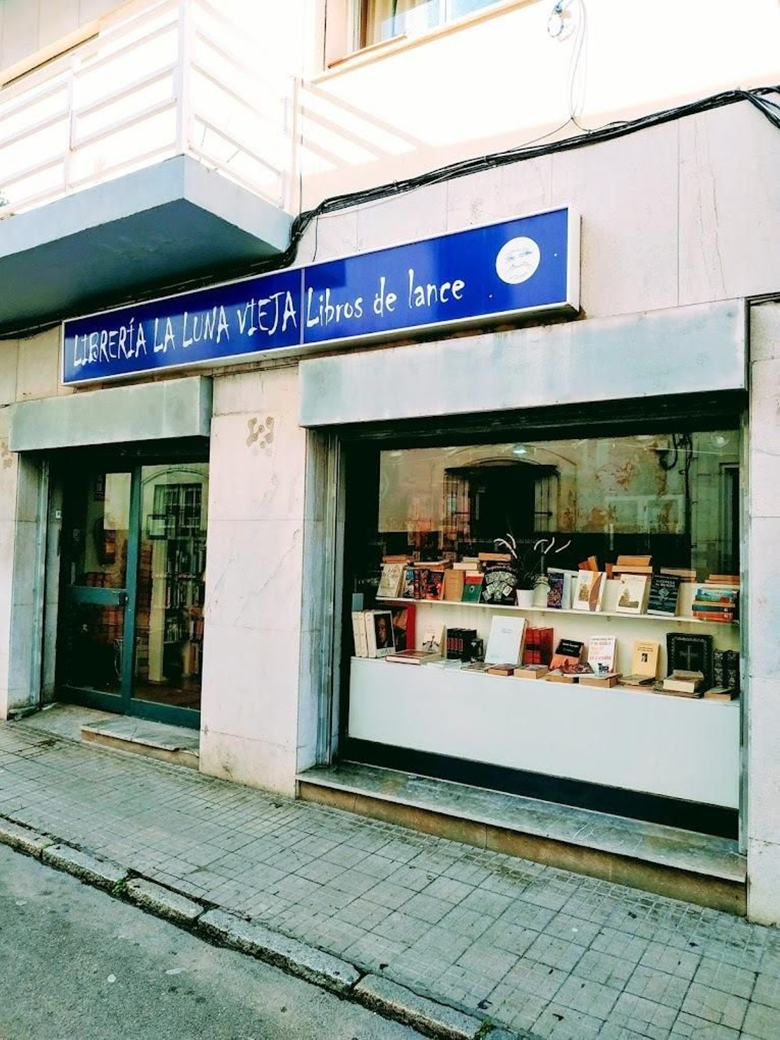 Librería La Luna Vieja Librería La Luna Vieja