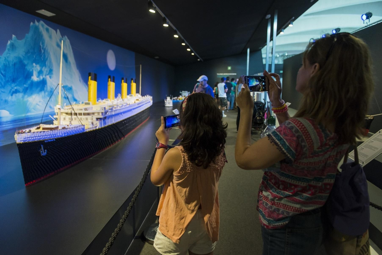 Imágenes de la exposición de Lego 'Travelling Bricks'.