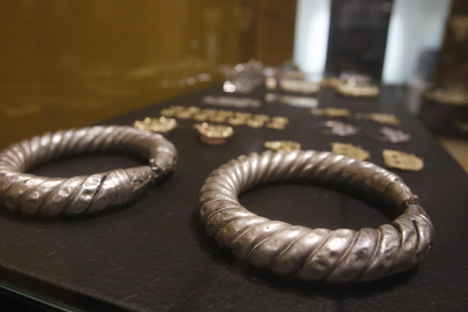 El Tesorrillo de Baena expuesto en el Museo Arqueológico de Córdoba en fotografías