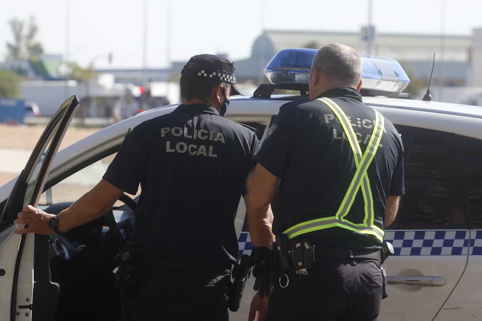 La caravana por una vuelta al cole segura en Córdoba, en fotos