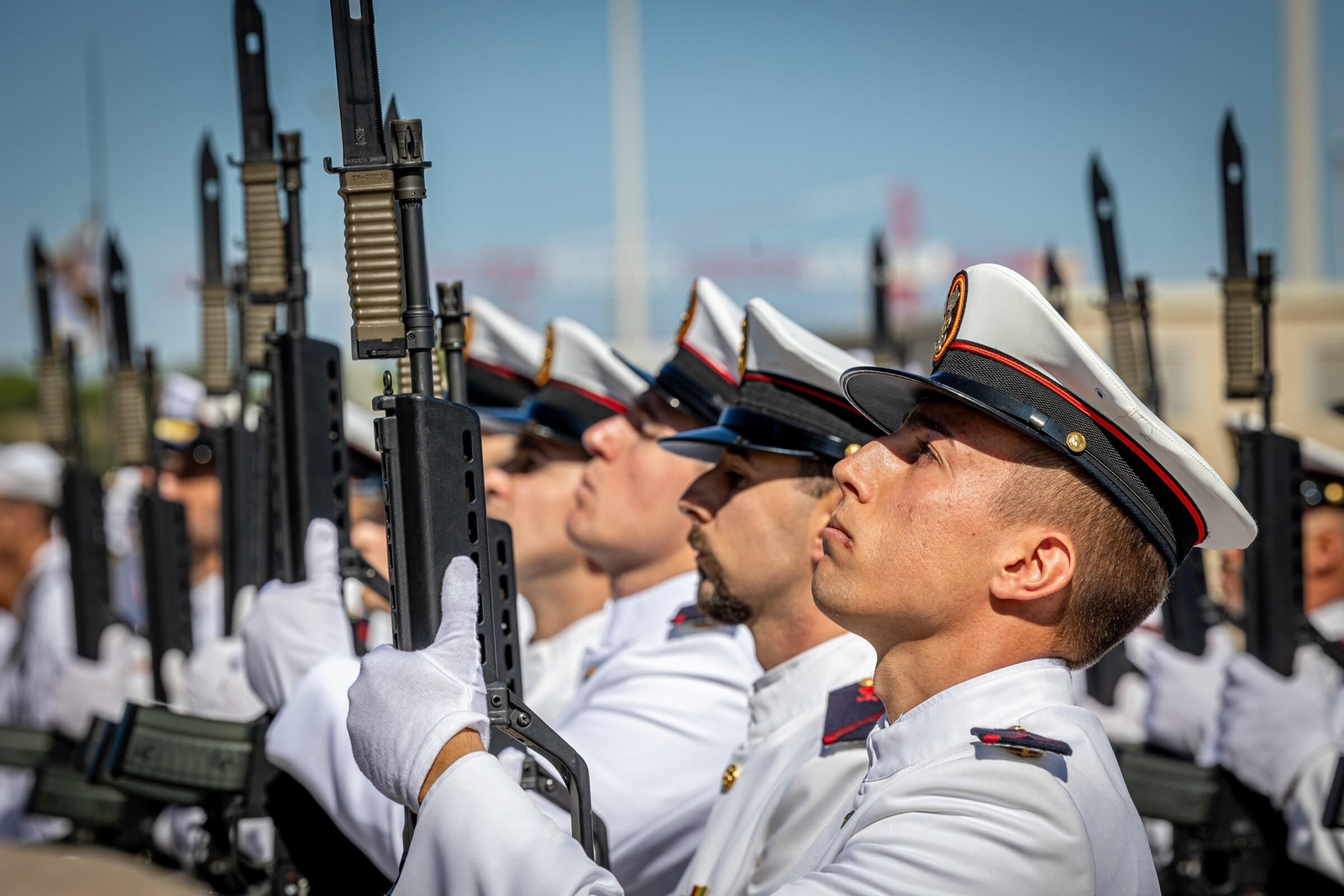 Imágenes: España y EEUU conmemoran 70 años de "guardias juntos" en la Base de Rota