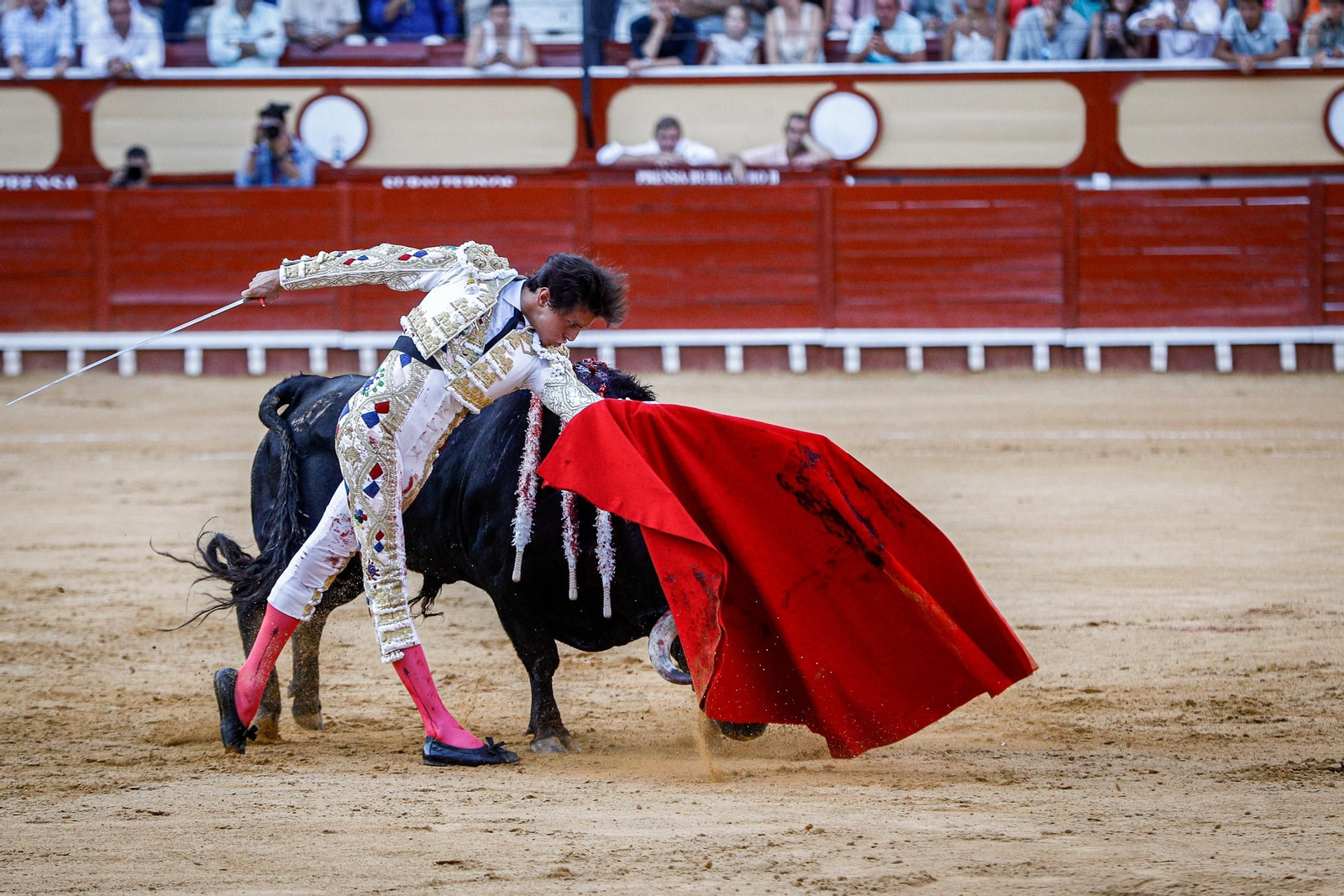 Imágenes de la corrida de toros en El Puerto: Manzanares, Roca Rey y Pablo Aguado
