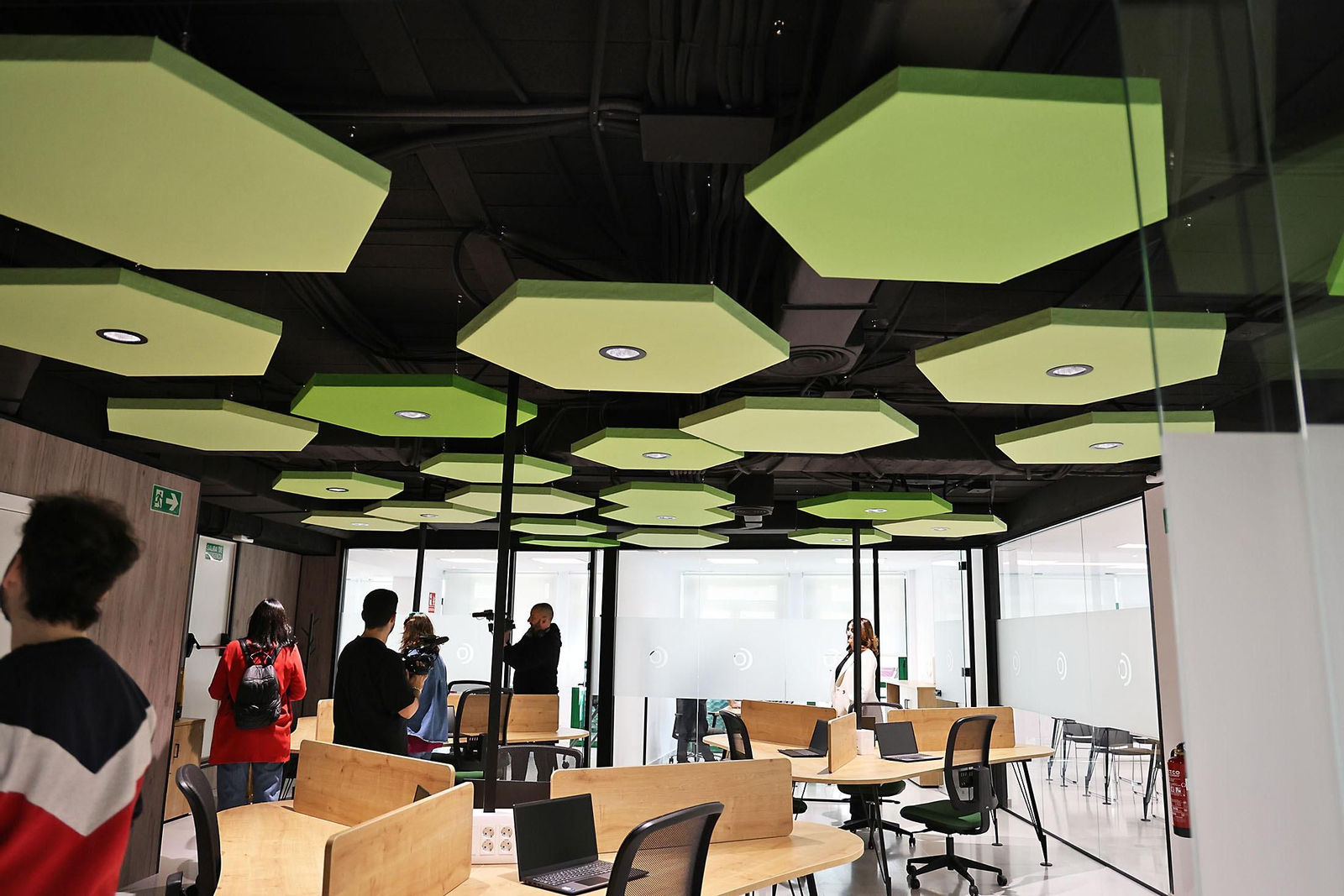 Imágenes de la inauguración del coworking digital 'La Nao'.