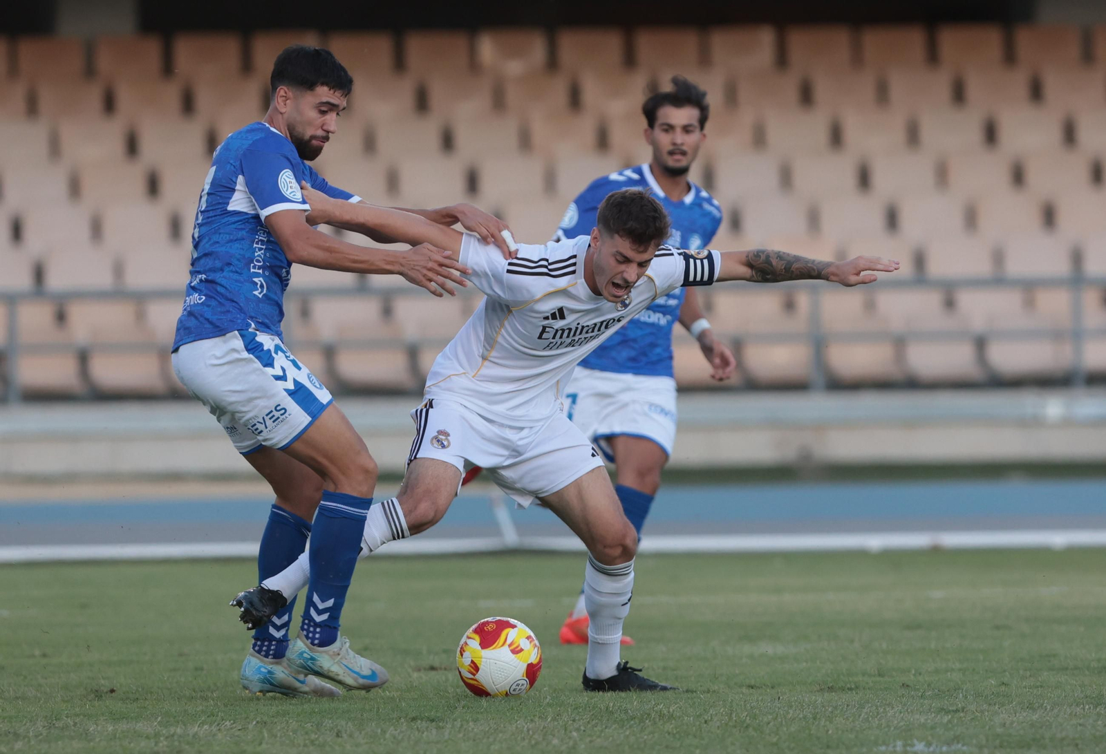 Imágenes del Trofeo de la Vendimia entre  Xerez DFC contra Real Madrid C en Chapín