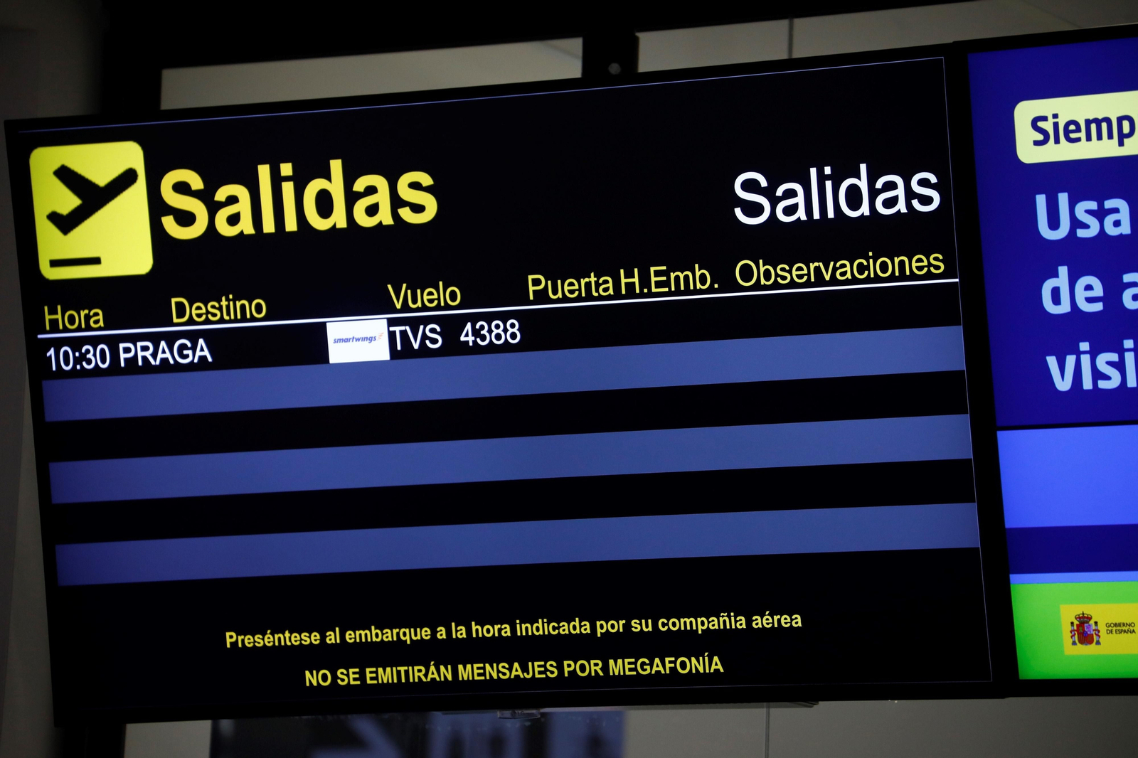 El despegue del el primer vuelo chárter a Europa en el aeropuerto de Córdoba, en imágenes