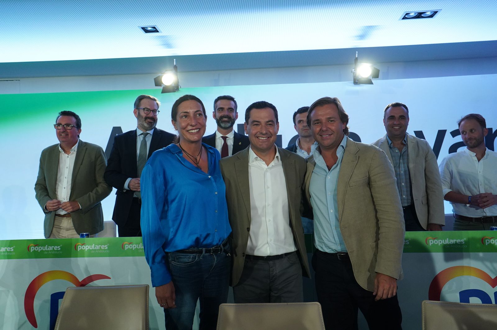 Loles López, Juanma Moreno y Antonio Repullo, en la junta directiva autonómica