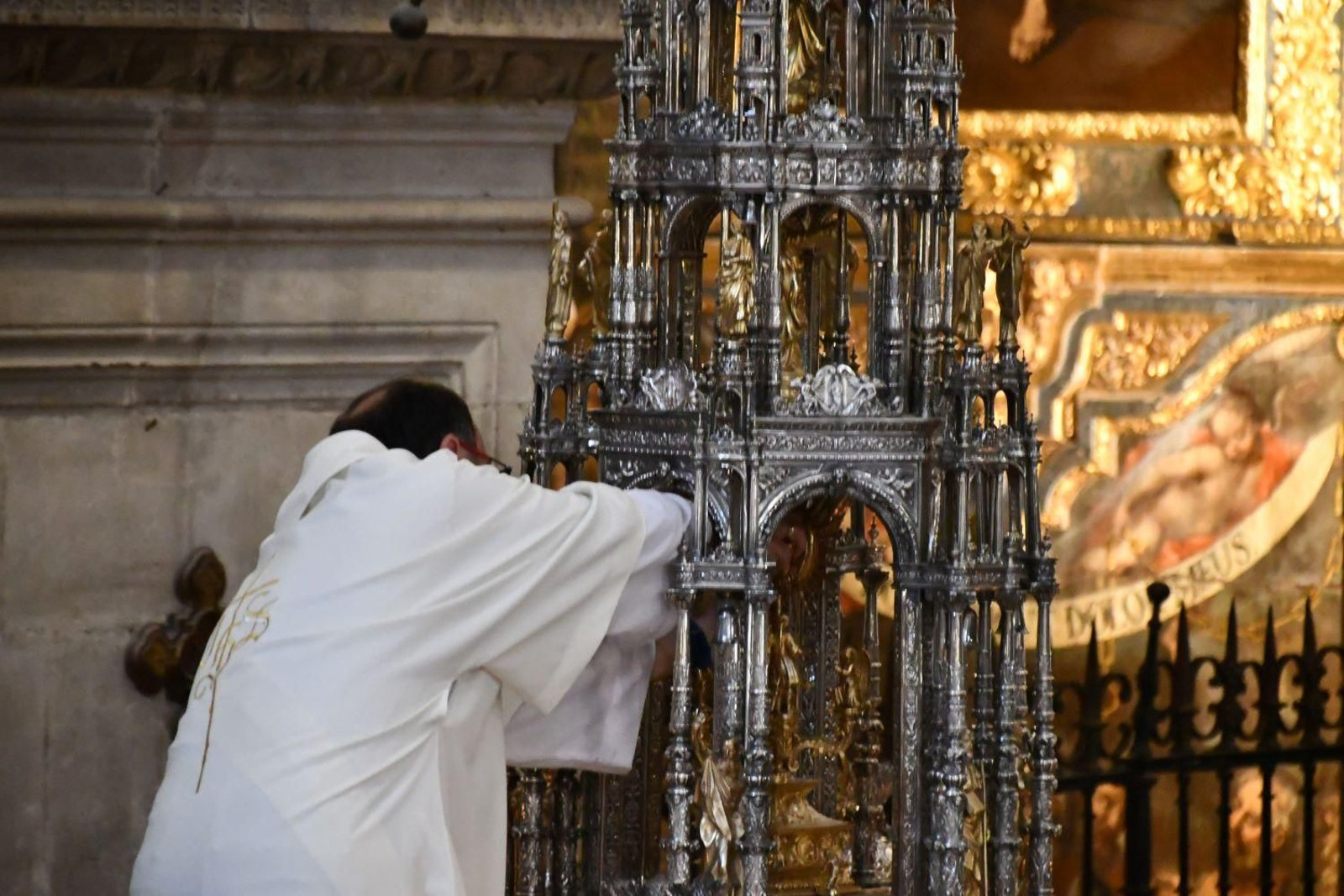 El Santísimo Sacramento llena de esperanza el corazón de los fieles jiennenses, en imágenes