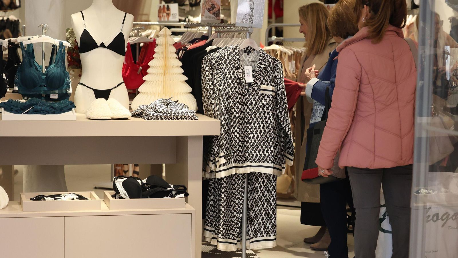 El pijama es uno de los productos estrella para regalar en Navidad.