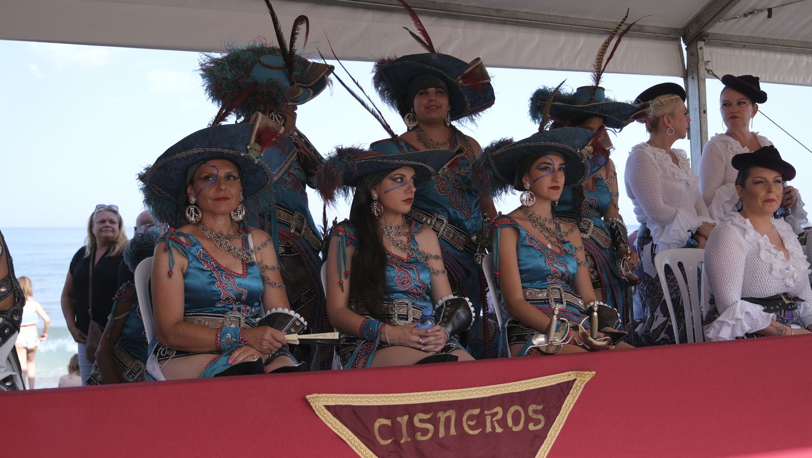 Imágenes de la carrera de cintas a caballo en las Fiestas de Moros y Cristianos de Mojácar