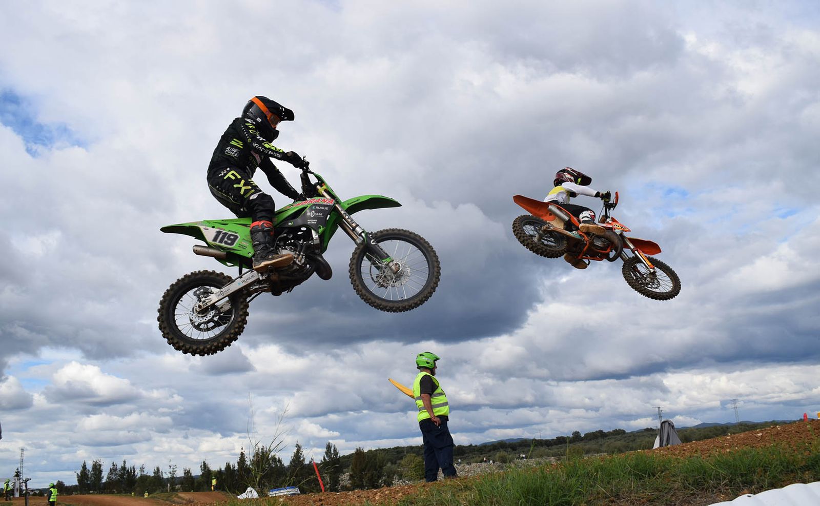 Varios pilotos, durante la prueba de Almodóvar del Río.