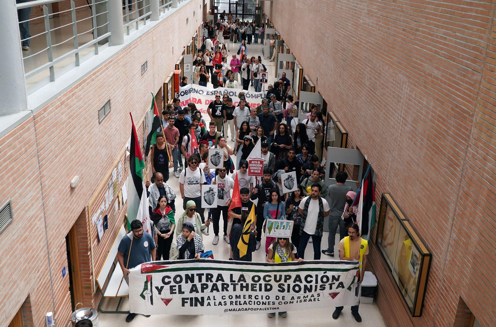 Manifestación de estudiantes de la Universidad de Málaga en apoyo a Palestina.