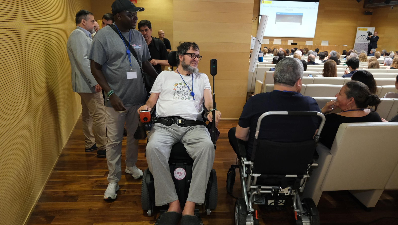 La Reina Sofía inaugura el I Congreso Internacional sobre ELA, en imágenes