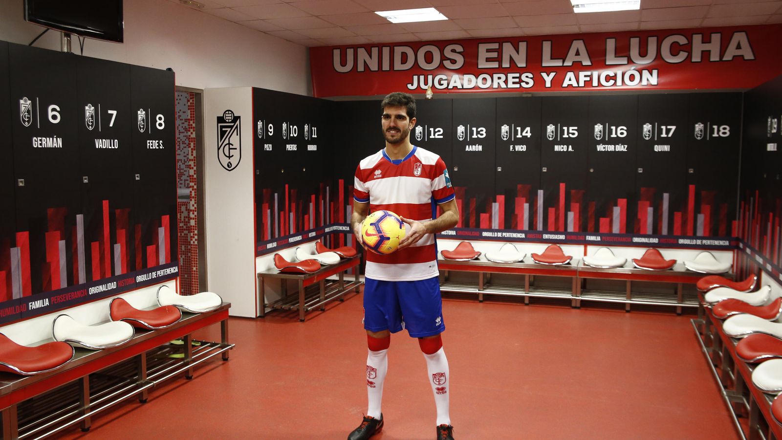 Bernardo, que lucirá el dorsal 2, ya conoce el vestuario del Granada CF