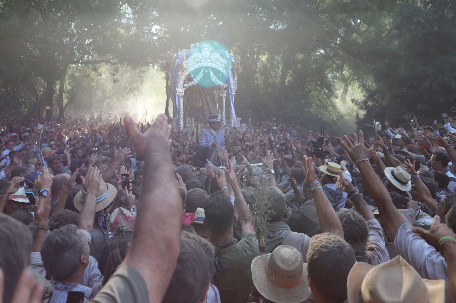 Imágenes de la Hermandad del Rocío de Huelva en la charca