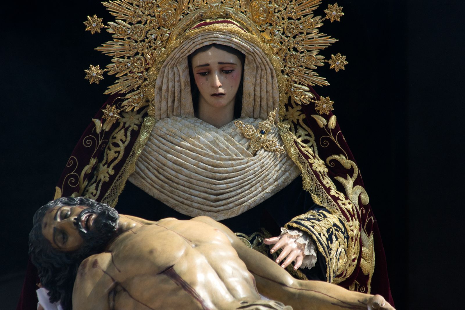 Regreso a su capilla de la Hermandad del Baratillo