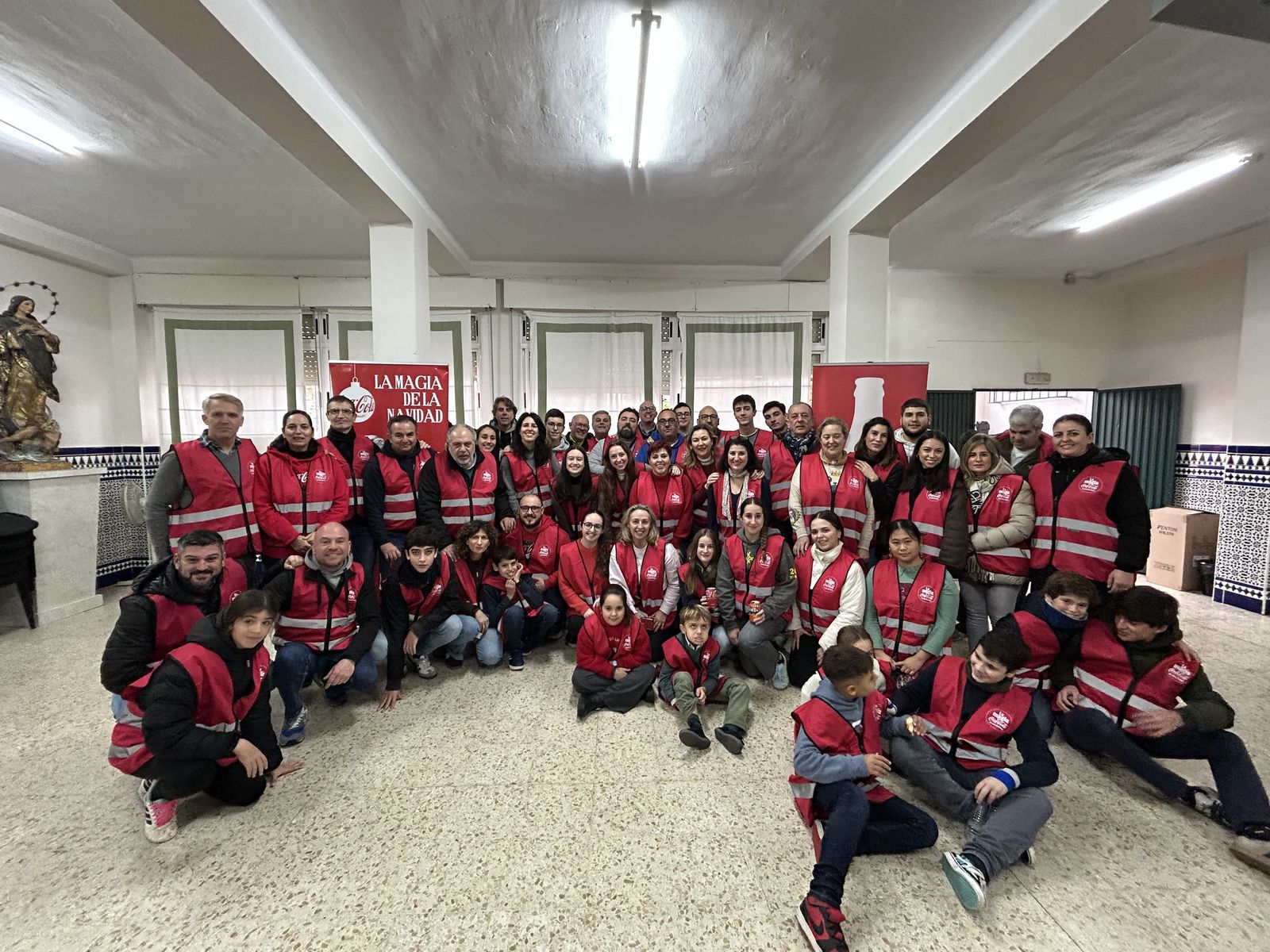 Los voluntarios que han repartido las 500 comidas