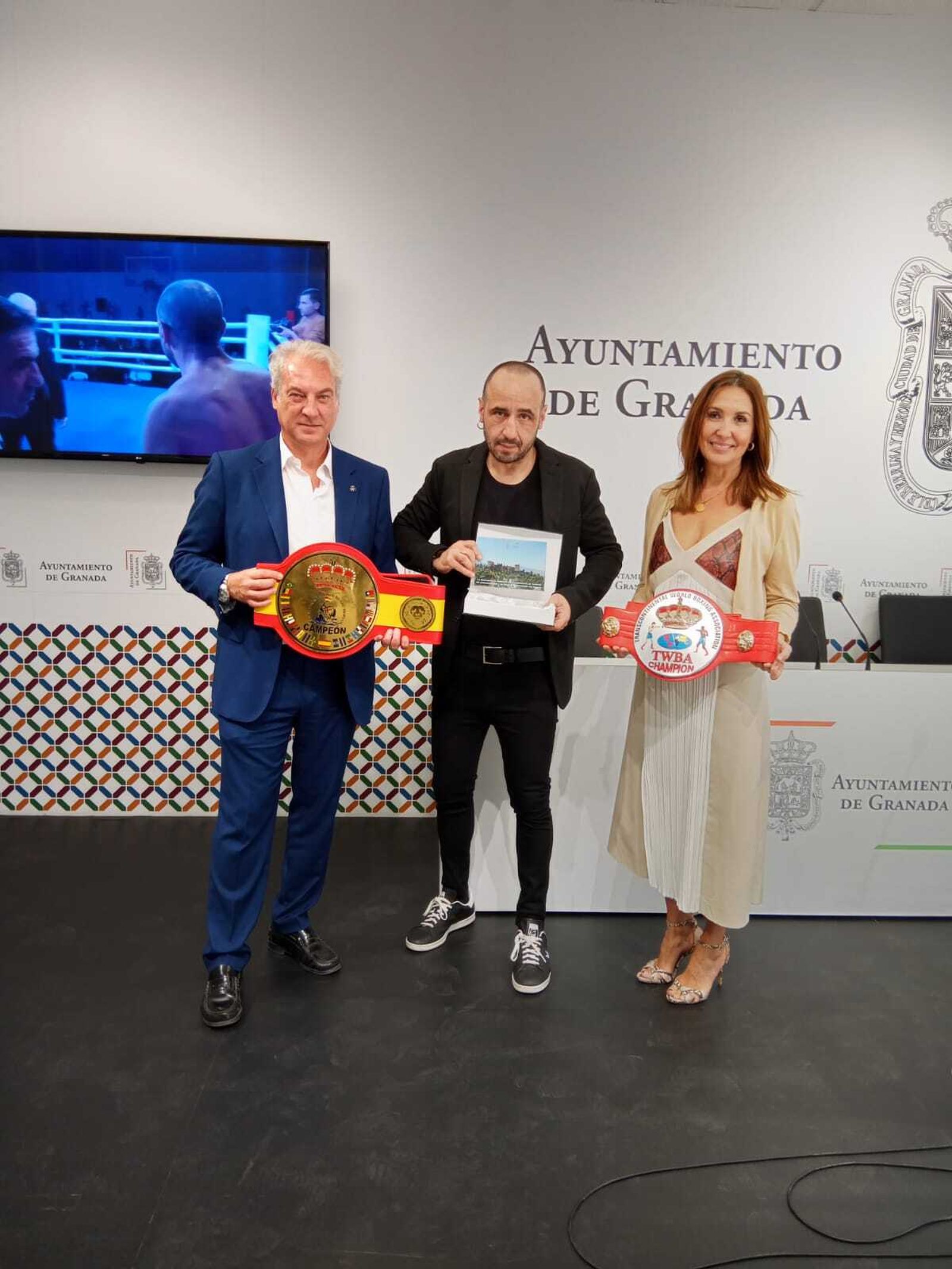 Un momento de la recepción ofrecida por el l Ayuntamiento de Granada a  Francisco Martos