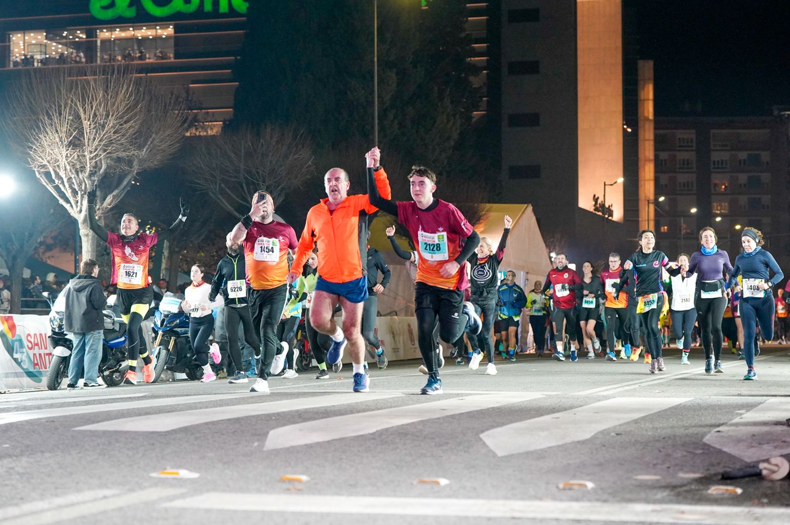 En imágenes: búscate en tu llegada a meta de la Carrera de San Antón 2026 (18)