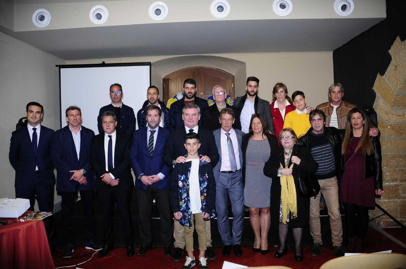 Foto de familia del acto celebrado en el Baluarte de los Mártires.