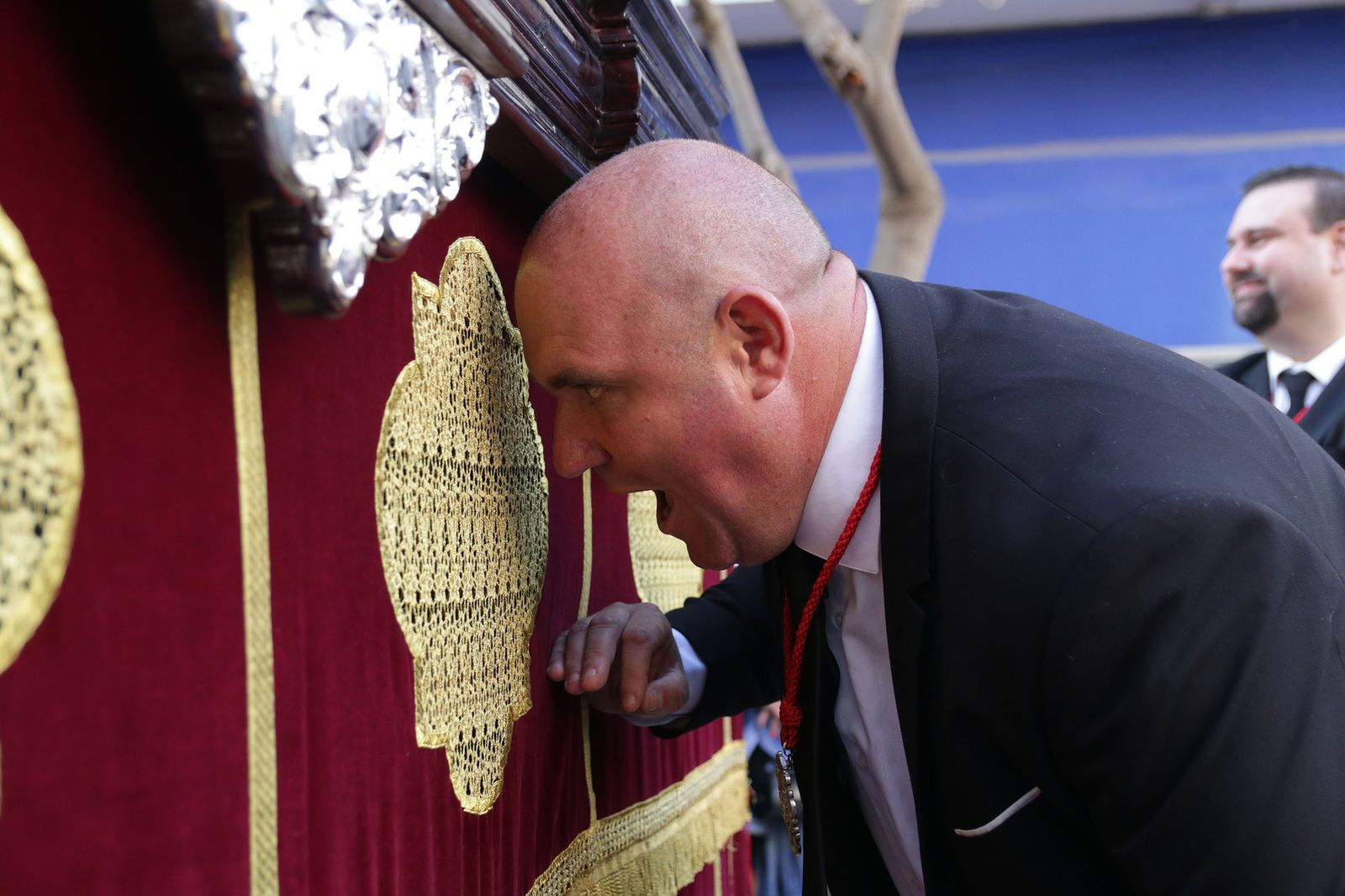 Imágenes de La Magna por las calles de Almería